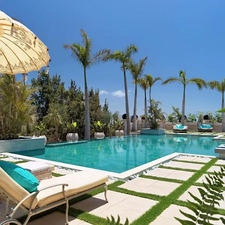 Villa In La Caleta Sleeps 2 Includes Swimming Pool And Air Con فيلة *
